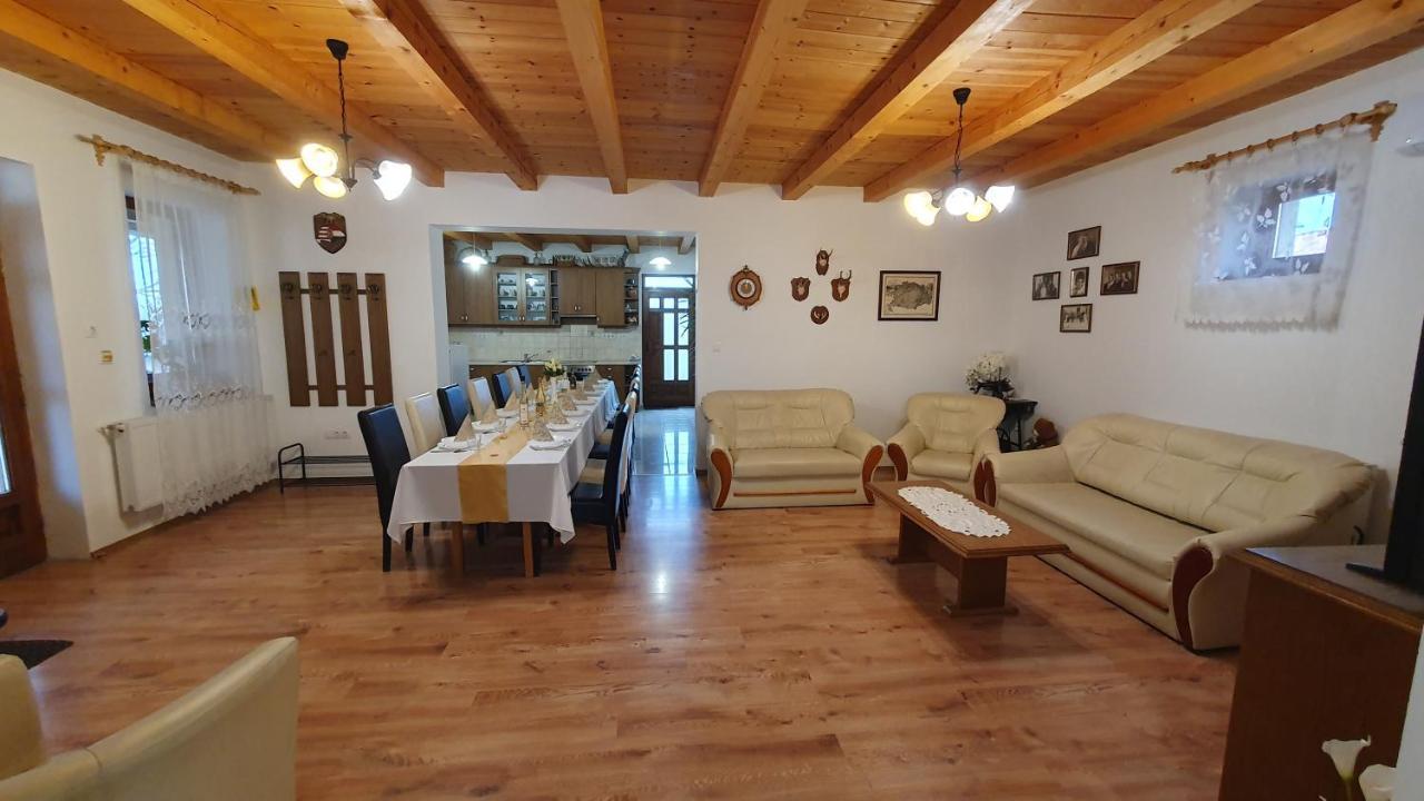 Hotel Kekszilva Vendeghaz Pap Exterior foto